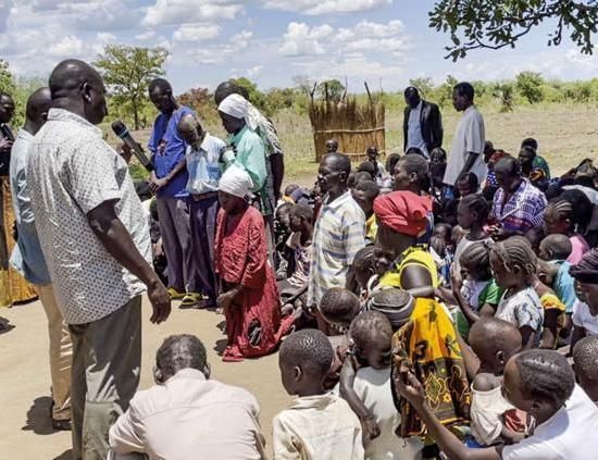 AVC Südsudan Menschenansammlung